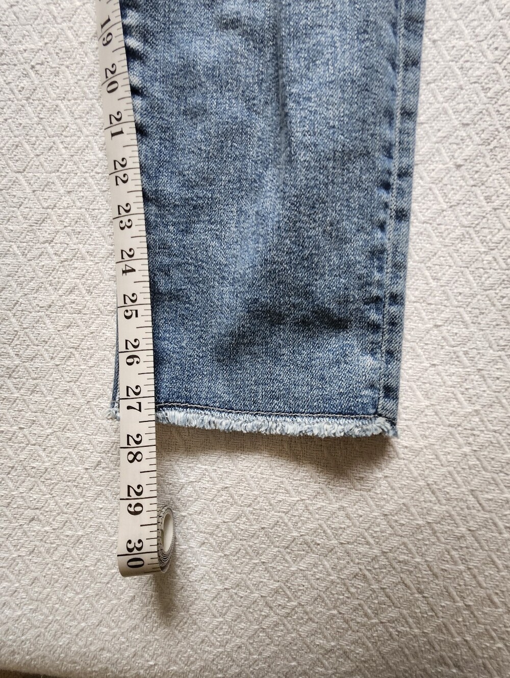 3 / $25 SILVER Jeans Co. "LORETTE" Distressed Blue Denim Skinny Jeans. Size 31. - Picture 11 of 16